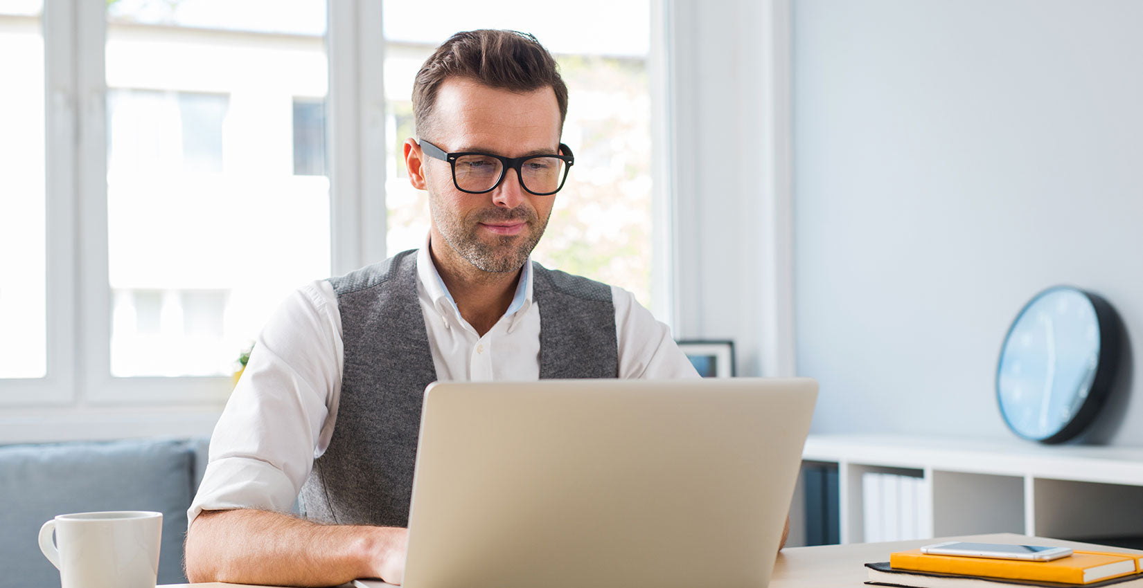 Več udobja za oči pri delu z računalniki in drugimi zasloni